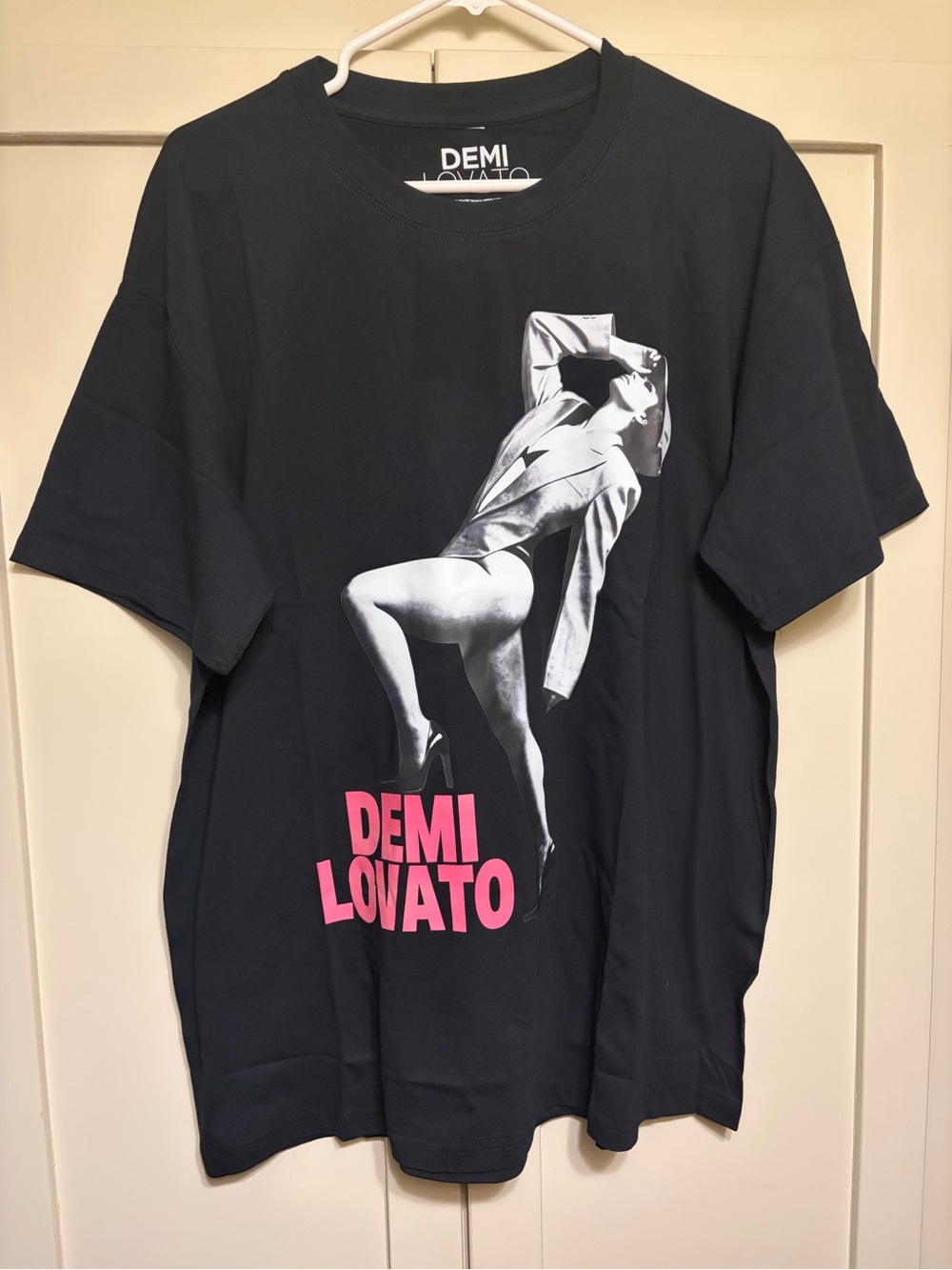 Demi Lovato tour tee